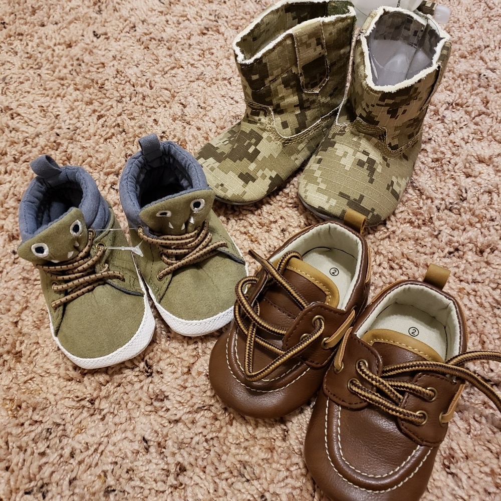 Lot of never worn infant shoes